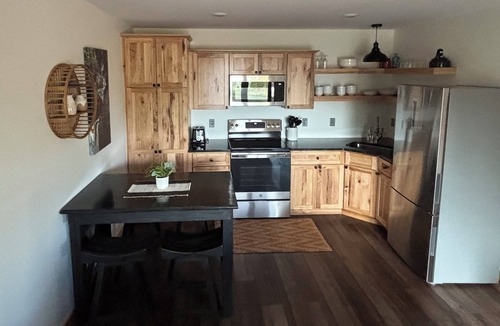 Tofte Apartment | Forest Bathing. Lake Superior Views. Charming 1 bedroom apartment/suite.