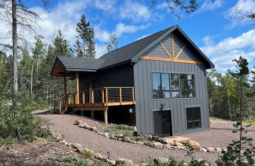 Tofte Apartment | Forest Bathing. Lake Superior Views. Charming 1 bedroom apartment/suite.
