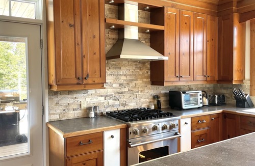 Sainte-Agathe-des-Monts Ski Chalet | Forest Chalet, by the *river*, hot tub*, *ski*, near Mont-Tremblant, 5 beds