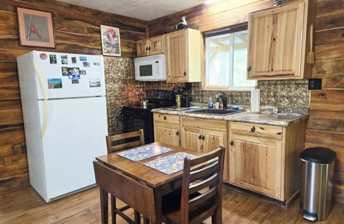 Pittsburg Cabin | Forest Cabin at Sinking Creek