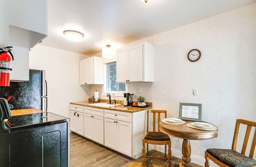 Klamath Falls Cottage | Forest Cabin by Crater Lake & Klamath Falls