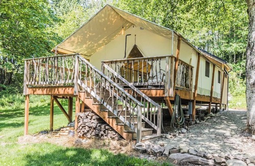 Duvall Cabin | Forest Cabin Hideaway + Fireplace +BBQ + Pond & Wildlife