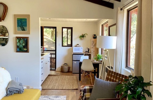 Carmel Cabin | Forest Cabin nestled in oak sanctuary between Valley Village and Carmel Beach