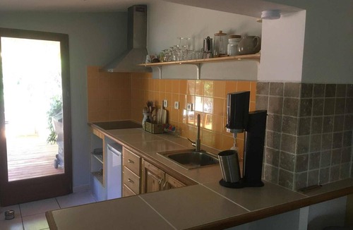 Forcalquier House | Forest Cabin · Terrace and BBQ · Donkeys and Hiking · 5 min from downtown Forcalquier