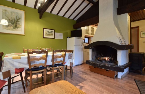 Noirefontaine Ski Chalet | Forest Cottage With Ponds