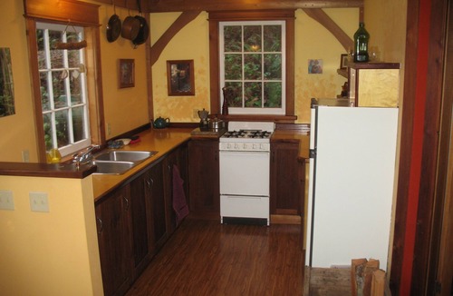 Sliammon Cottage | Forest Garden Cottage by the Ocean