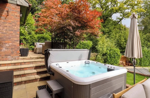 Farnham Common Cottage | Forest Getaway