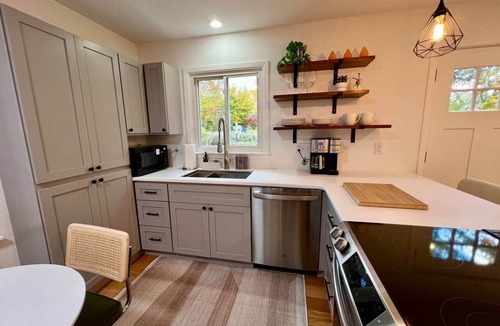 Ann Arbor House | Forest Green Gem (3bd/1bth) close to downtown