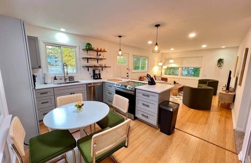 Ann Arbor House | Forest Green Gem (3bd/1bth) close to downtown