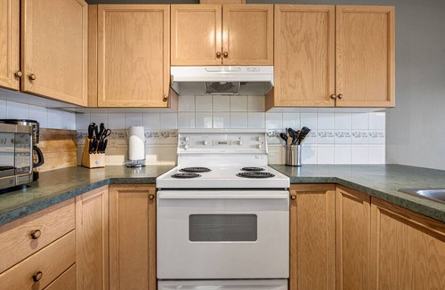 Invermere Apartment | Forest Heights | Central | King Bed | Affordable