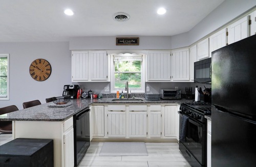 Hedgesville Cabin | Forest Hideaway: Game Room, Fire Pit, Outdoor Dining, Hike Trails & Spas Nearby