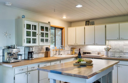 Neahkahnie Beach House | Forest hideaway w/fireplace & Pacific views | Sunset House by AvantStay