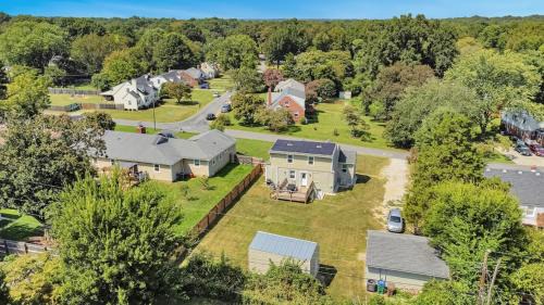 North Chesterfield House | Forest Hil Pet Friendly & Gourmet Kitchen