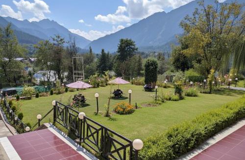 Laripora Hotel | Forest Hill Resorts