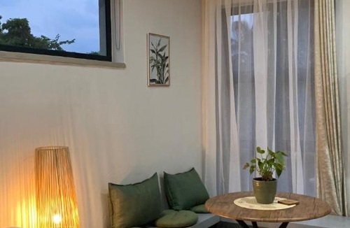 Menlo Park Apartment | Forest Hill