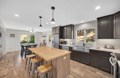 Sheridan House | Forest Hollow Peaceful Forest Escape in Wine Country Fire-Pit Dog Friendly