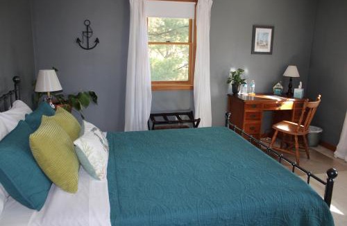 Wareham House | Forest Homestay near Cape Cod