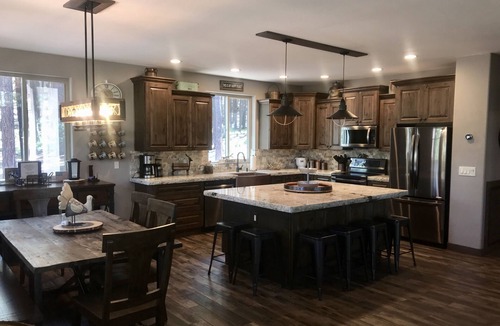 Heber Cabin | Forest Lakes Mountain Getaway, newer luxury cabin 4/3ba 2815sq feet
