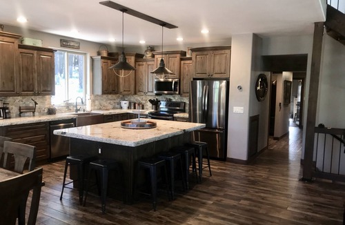 Heber Cabin | Forest Lakes Mountain Getaway, newer luxury cabin 4/3ba 2815sq feet