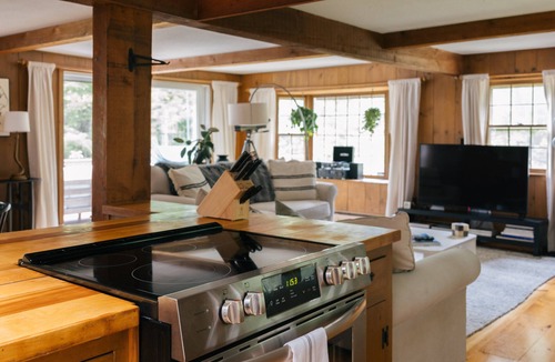 East Haven  Rutland County House | Forest Mountain Ski Retreat. 20 min to Killington/14 to Pico.
