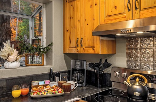 Leavenworth Cabin | Forest+Mountain Views, Hot Tub, Sauna, EV Charger, Dogs OK, Near Lake Wenatchee