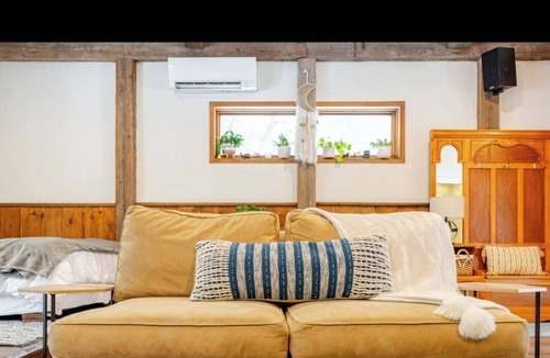 Uxbridge Apartment | Forest Nature Retreat with Woodstove and near Durham trails and Thermea Spa