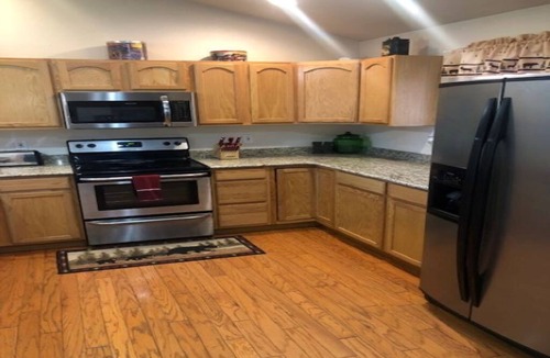 Spring Valley House | Forest Retreat over 1 acre, Hot Tub, Log Furniture, Wildlife!