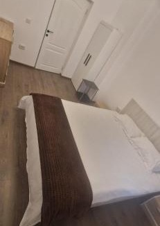 Deveselu Apartment | Forest retreat