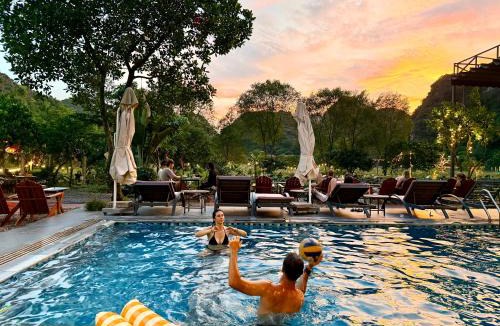 Hoa Lu Hostel | Forest Sunset hostel