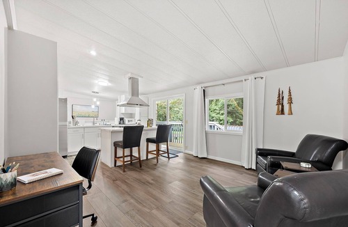Olalla House | Forest Trails 4BR-2BA Home in Olalla, great for families
