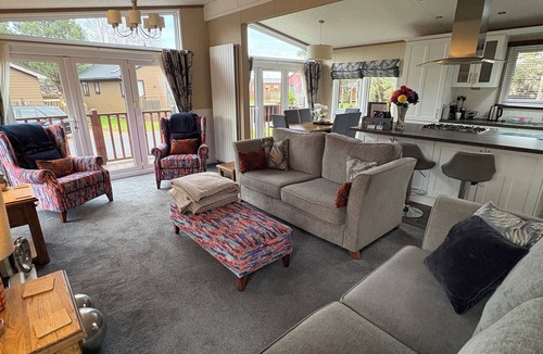 Morpeth Cabin | Forest View - Deluxe 3 Bedroom Lodge with Hot Tub in the heart of Northumberland