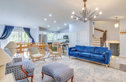 Lynn House | Forest-View Gem on Vaughn Creek < 1 Mi to Dtwn!