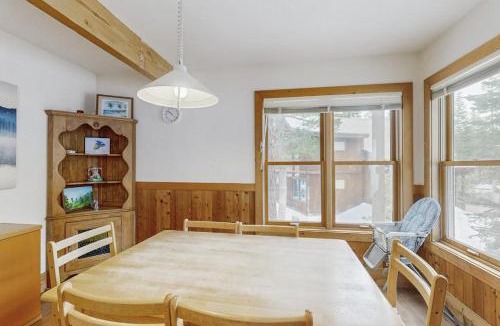 Serene Lakes House | Forest-view home with deck grill 2 living areas fireplace washer&dryer