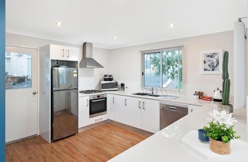 Dunsborough House | Forest View Villa