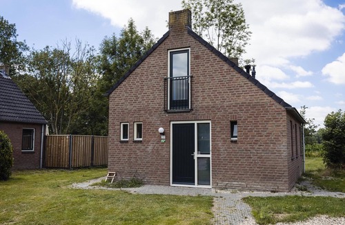 Ewijk House | Forest Villa with Private Terrace