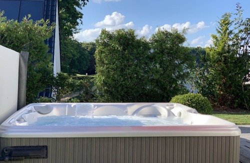 Muritz House | Foresta with outdoor whirlpool, sauna, fitness room, SKY, VDSL