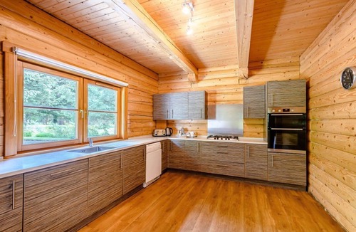 Glenisla Cabin | Foresters Spa Plus (Pet), Dundee