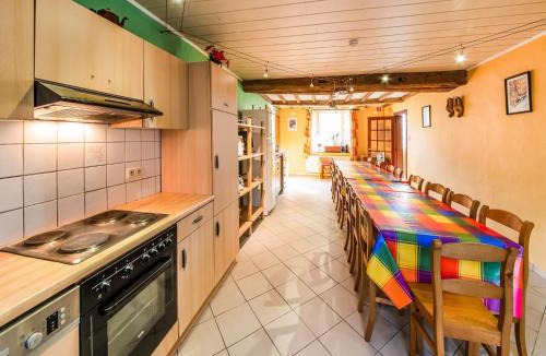 Awenne House | Forestside Escape for 15 Guests