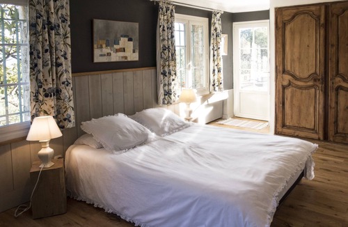 Seillans House | FORMER MAS RESTORED 3 AIR CONDITIONED BEDROOMS LARGE HEATED POOL