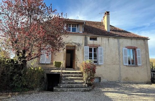 Lantilly House | Former wine merchant's house, sleeps 7, private pool, stunning view