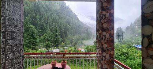 Kasol Bed & Breakfast | FORMOSA Hostel & Cafe