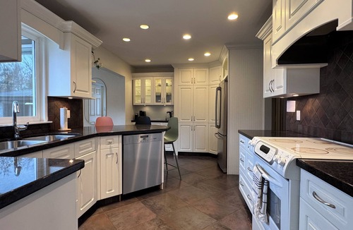 Fort Langley House | Fort Langley Rancher with Views + Studio Lock Off Suite | 4 Bedrooms + Den