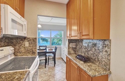 Central Beach Condo | Fort Lauderdale Waterfront Condo | Pool + Marina Views