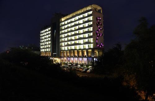 Ahmedabad Hotel | Fortune Select SG Highway, Ahmedabad - Member ITC Hotels' Group