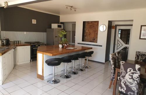 White Cliffs House | Fossickers Den Dugout Accommodation