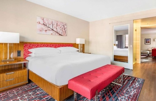 West End Hotel | Four 1BR King Suites | 5-Min Drive to White House| Free Breakfast & Pool Access