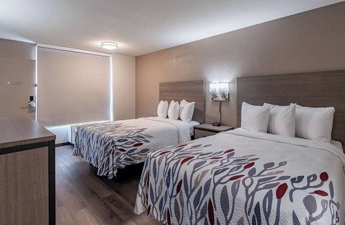 Tucson Hotel | Four 2 Queen Suites—Perfect for Vacation, Business or Family Travel