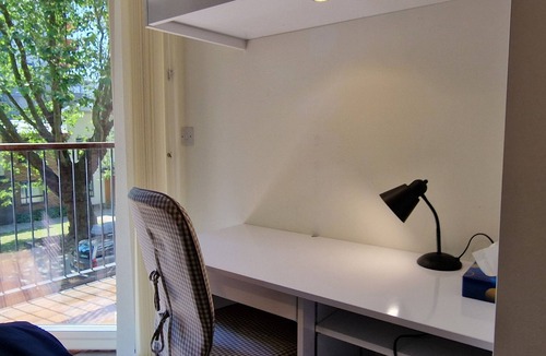 South Acton House | Four Bedroom London House With Patio - 5 Minutes from Tube