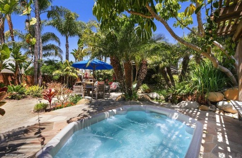 Encinitas House | Four Bedroom Tropical Oasis Walk to Beach
