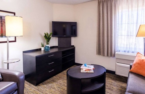 Irvine Industrial Complex-East House | Four Convenient 1BR Suites, Kitchen, Pets Allowed, Near Big Air Trampoline Park!